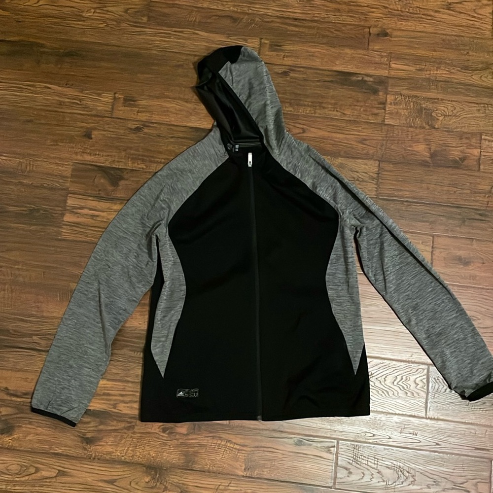 Adidas windbreaker. Super cute fit. Light weight and packable.